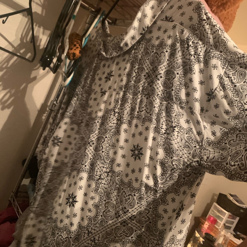 Button up - Picture 2 of 2